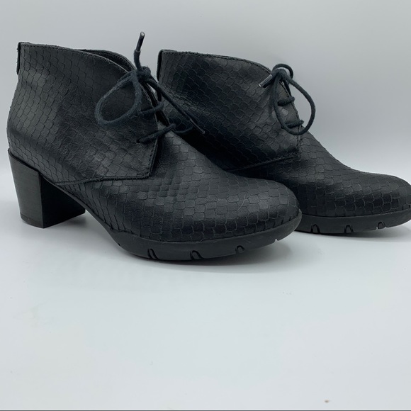Wolky Women’s Bighorn Lace Up Stacked Heel Ankle Bootie Size 37